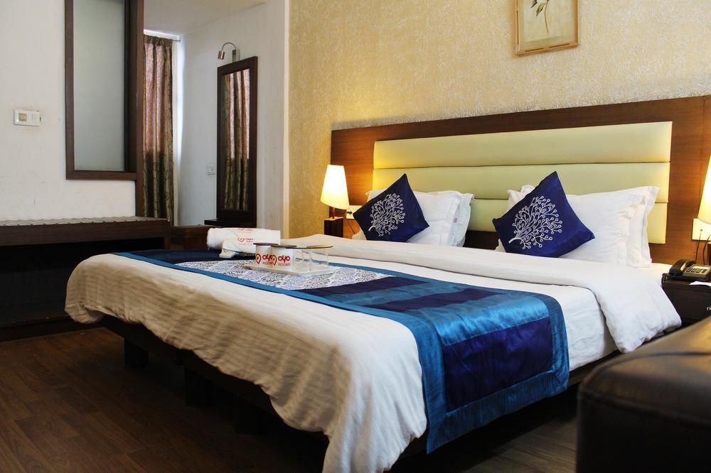Oyo 1822 Hotel Ambassador Ντεχραντούν Εξωτερικό φωτογραφία