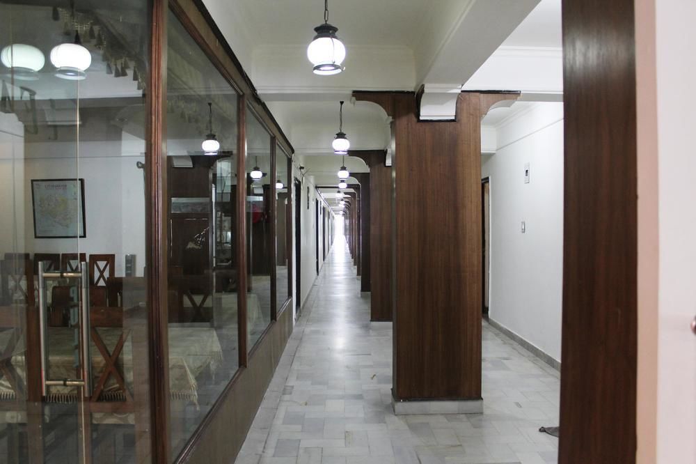 Oyo 1822 Hotel Ambassador Ντεχραντούν Εξωτερικό φωτογραφία